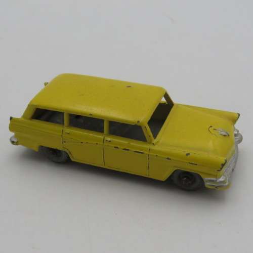 Lensney Matchbox No. 31 American Ford station wagon toy car