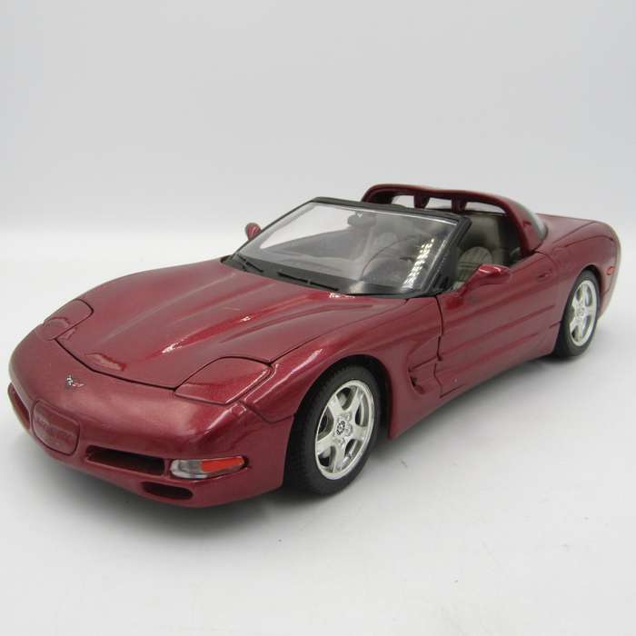 Bburago 1997 Chevrolet Corvette C5 die-cast model car - scale 1/18