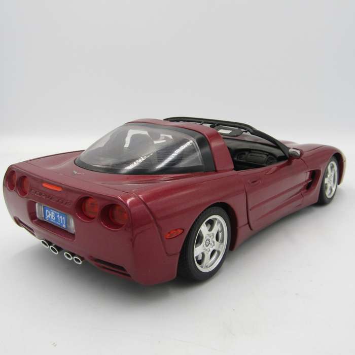 Bburago 1997 Chevrolet Corvette C5 die-cast model car - scale 1/18