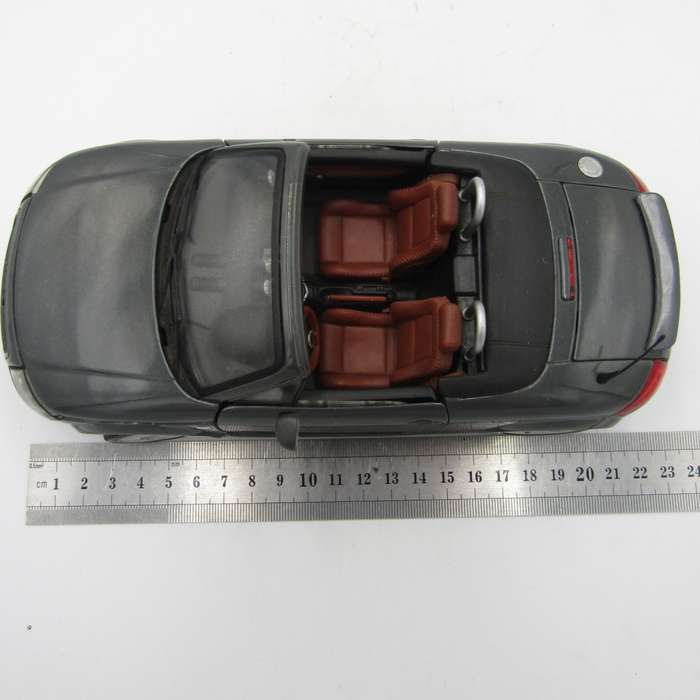 Maisto Audi TT Roadster die-cast model car - scale 1/18 - mirror missing
