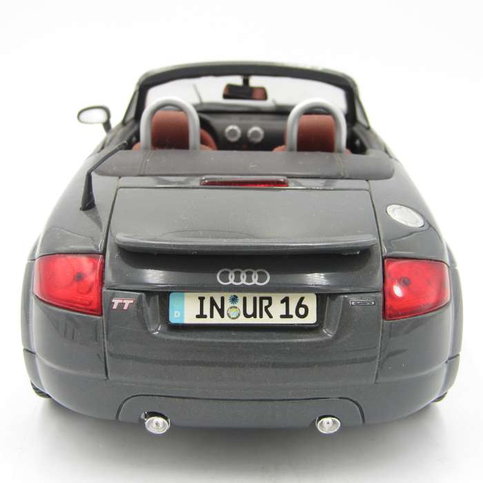 Maisto Audi TT Roadster die-cast model car - scale 1/18 - mirror missing