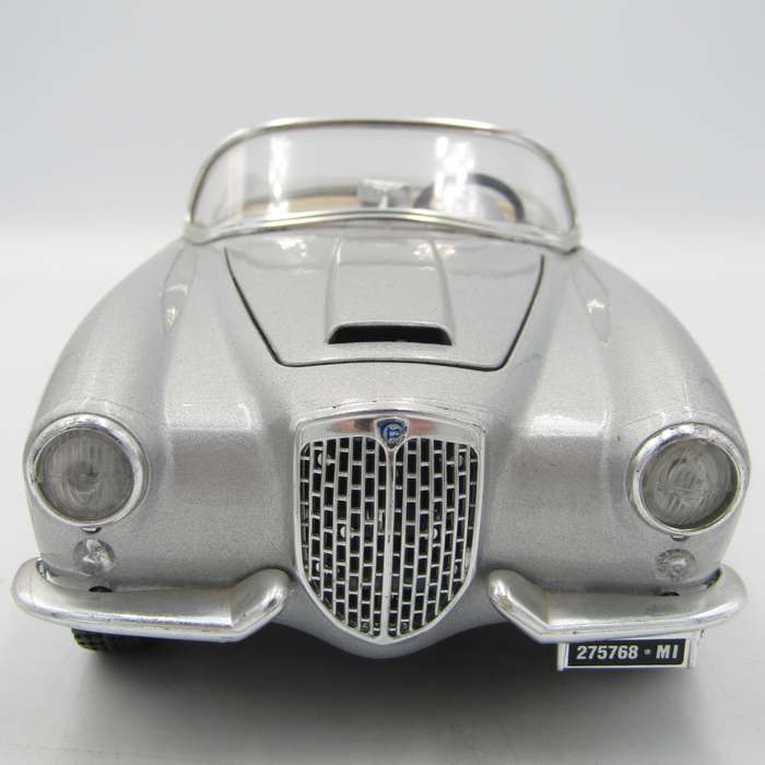 Bburago 1955 Lancia Aurelia B24 Spider die-cast model car - scale 1/18