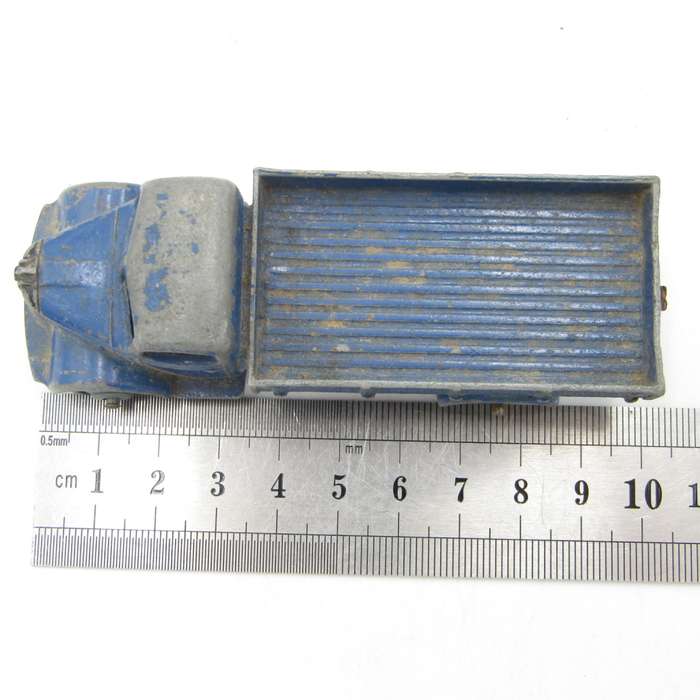 Meccano Ltd #305 Dinky Toys Austin die-cast toy truck