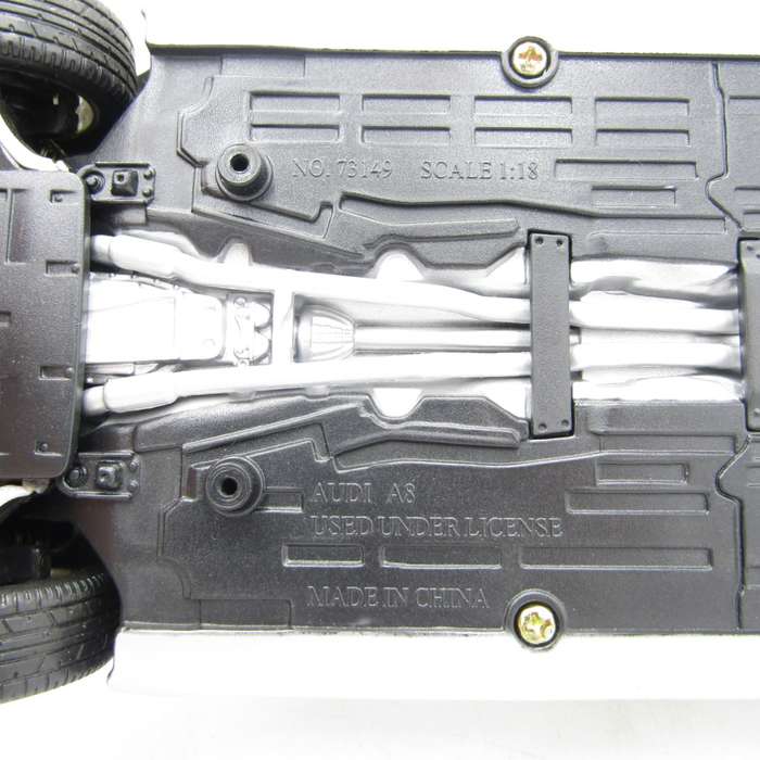 MotorMax Audi A8 3.8 Quattro die-cast model car - scale 1/18