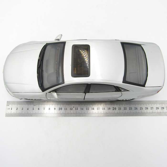 MotorMax Audi A8 3.8 Quattro die-cast model car - scale 1/18