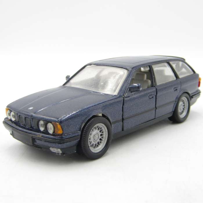 Gama #1011 BMW 525i die-cast model car - scale 1/43