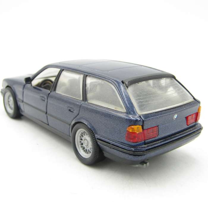 Gama #1011 BMW 525i die-cast model car - scale 1/43