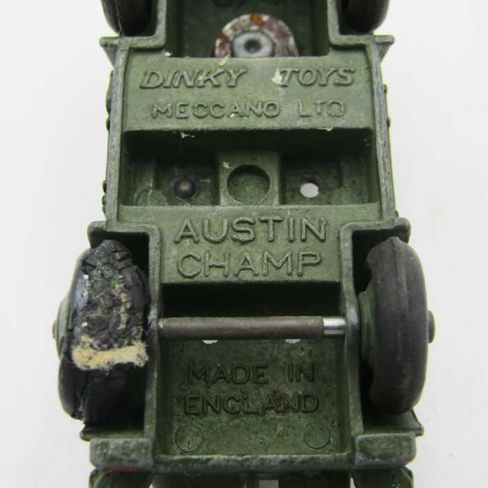 Meccano Dinky Toys #674 Austin Champ military Jeep - tyre damaged