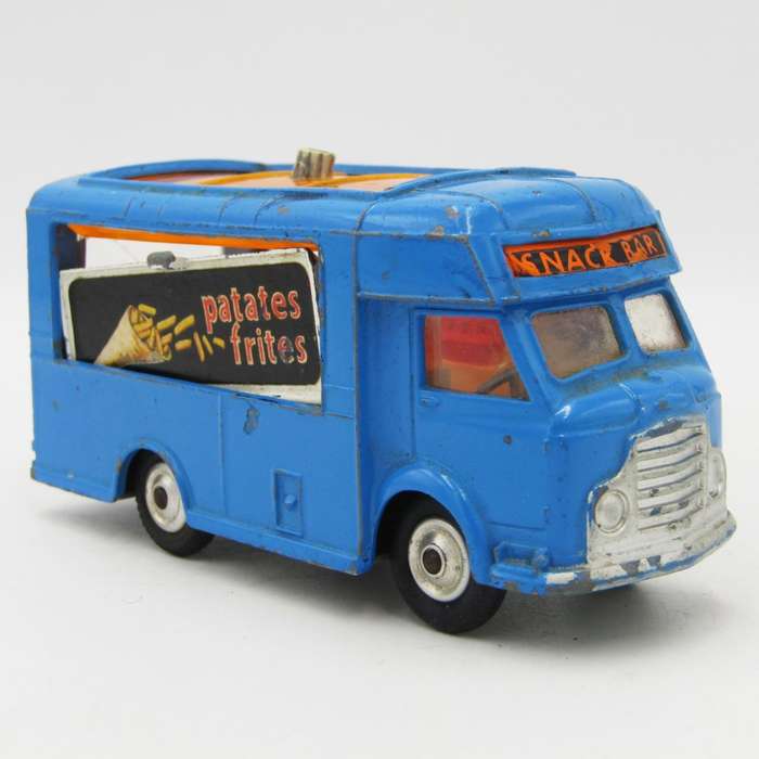 Corgi toys Smith`s Karrier van snack bar die-cast toy car