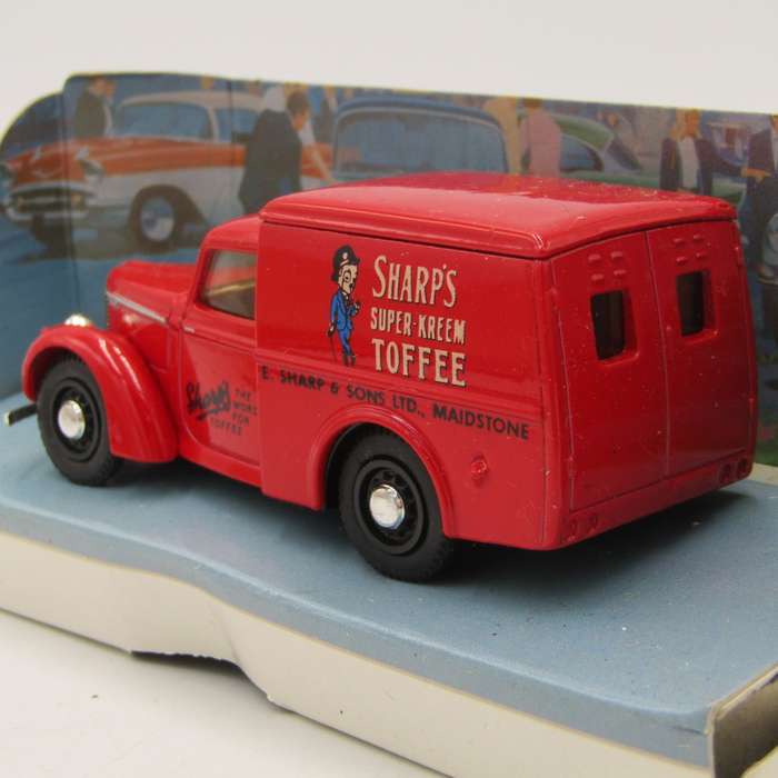 Matchbox Dinky 1948 Commer 8 CWT van die-cast model car in box