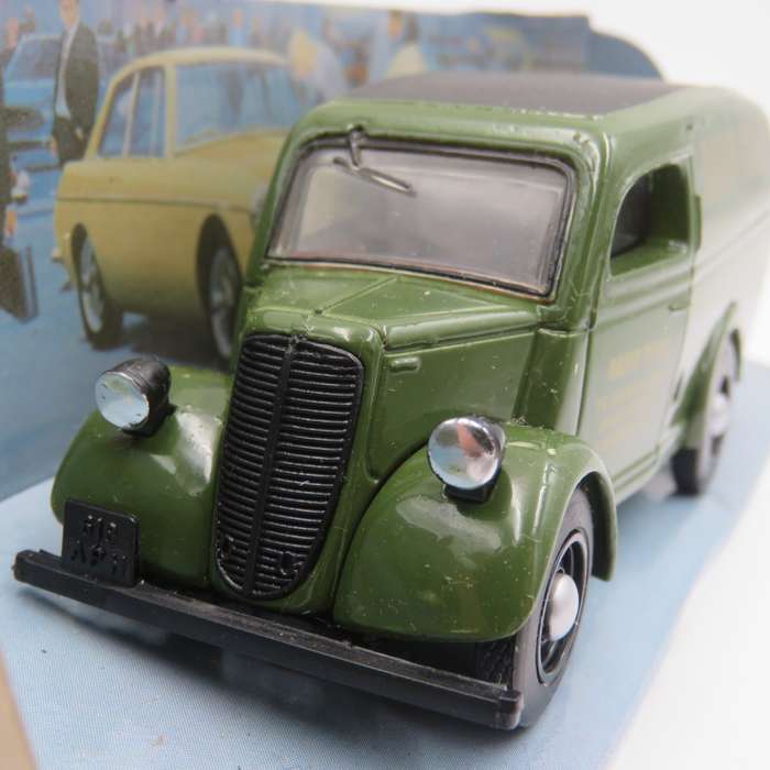 Matchbox Dinky 1950 Ford E83W 10 CWT Van die-cast model car in box