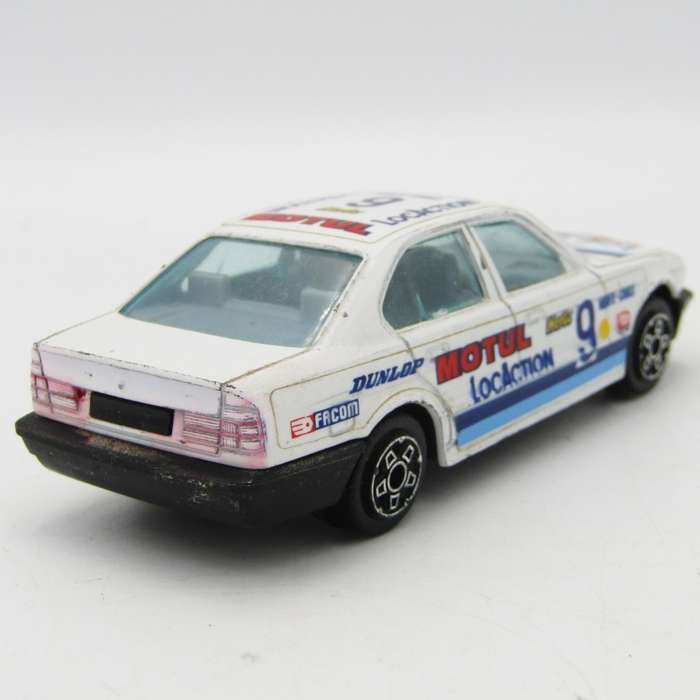 Bburago BMW 535i die-cast racing model car - scale 1/43