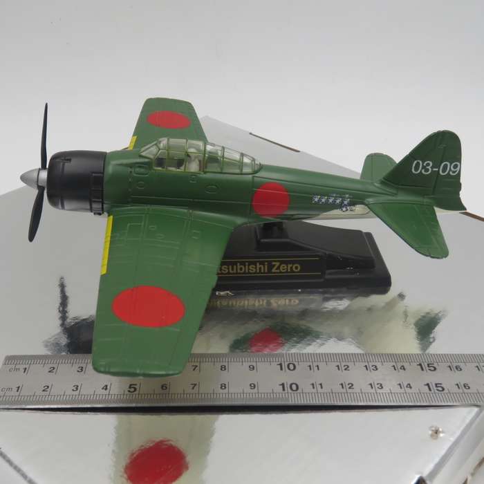 Air Signature Mitsubishi Zero die-cast model plane - scale 1/48 with box