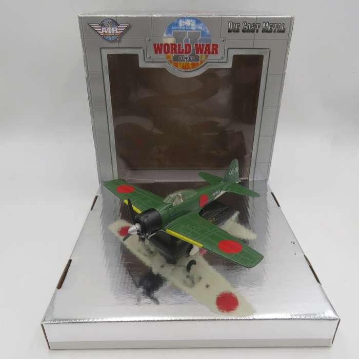 Air Signature Mitsubishi Zero die-cast model plane - scale 1/48 with box
