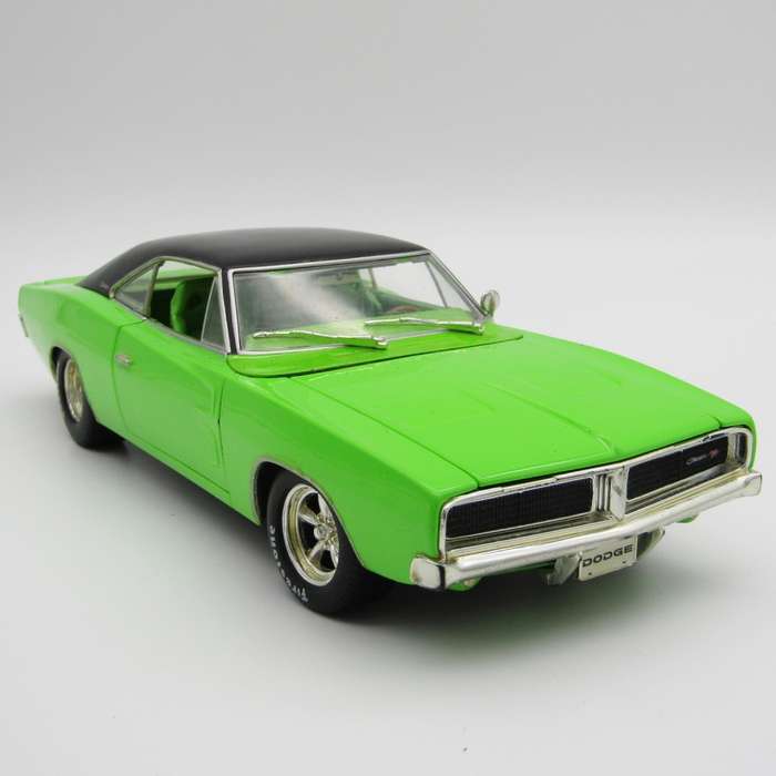 Maisto 1969 Dodge Charger R/T die-cast model car - scale 1/18