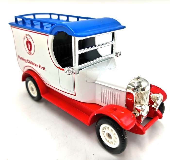 Lledo Morris van with Adams childrenswear specialist advertising in box