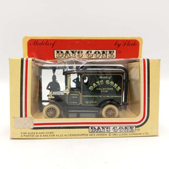 Lledo Days Gone Model T Ford - Days gone collectors club in box with figurines