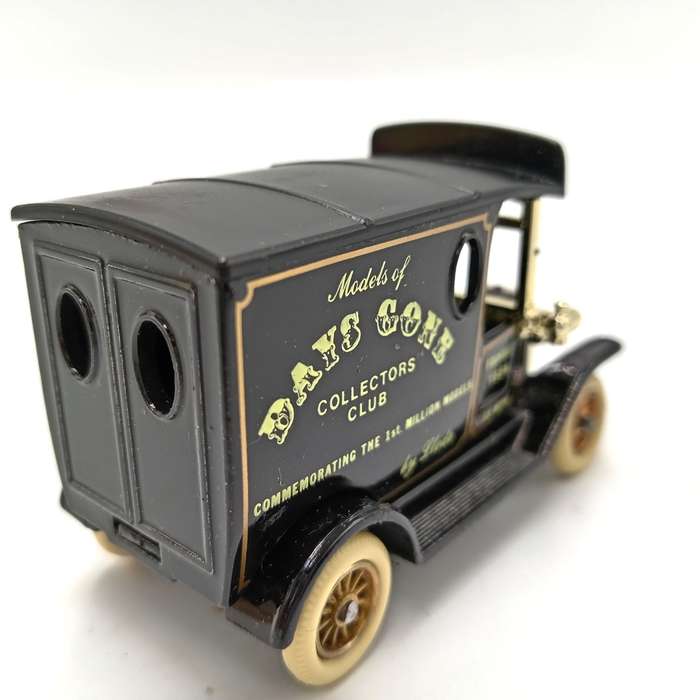 Lledo Days Gone Model T Ford - Days gone collectors club in box with figurines