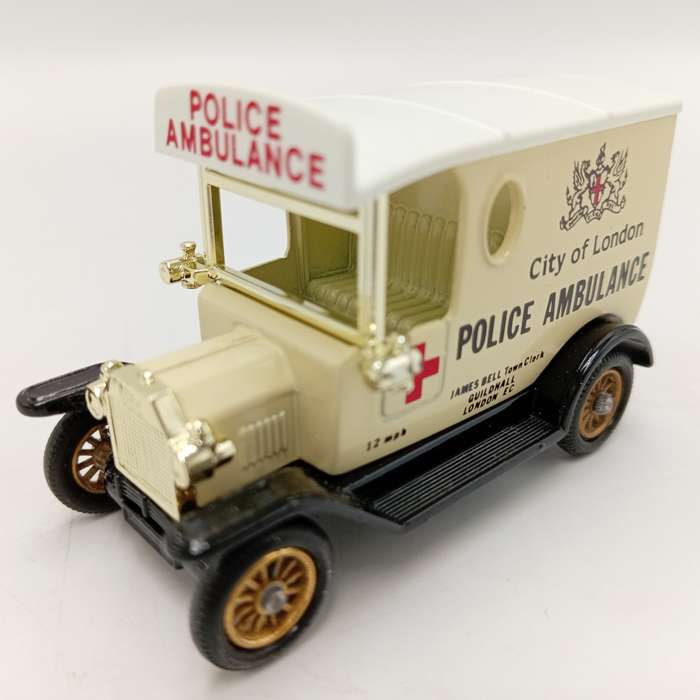 Lledo Ford model T City of London Police Ambulance in box with figurines