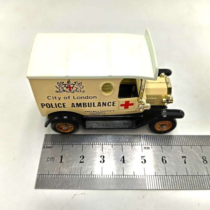 Lledo Ford model T City of London Police Ambulance in box with figurines