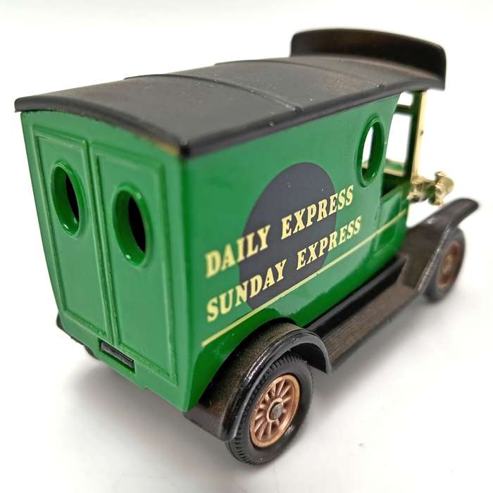 Lledo Ford model T Daily Express delivery van in box