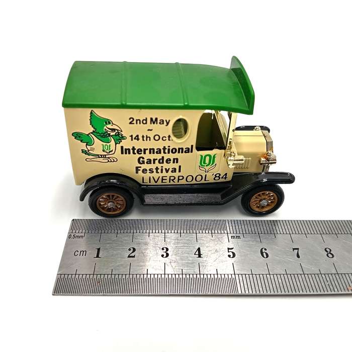 Lledo Ford Model T International Garden Festival delivery van model car in box with figurines
