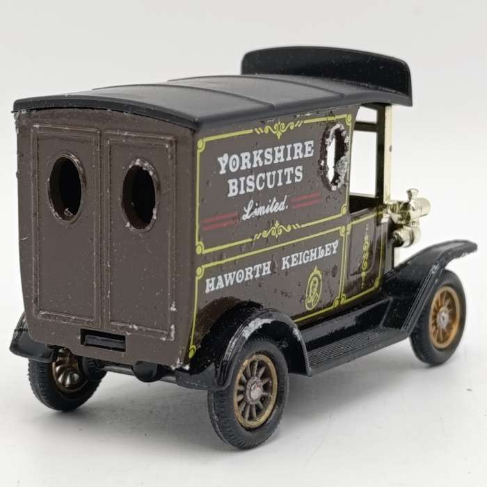 Lledo Ford Model T Yorkshire Biscuits delivery van in box with figurines