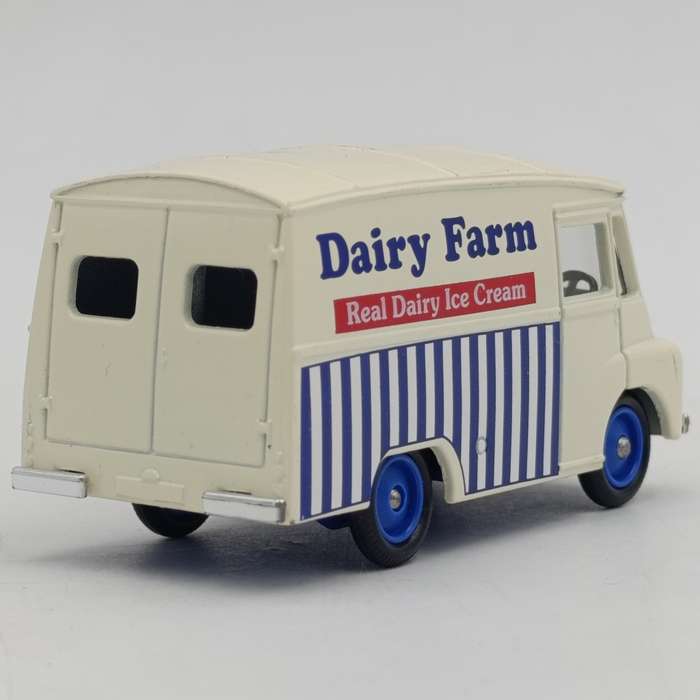 Lledo 1959 Morris LD 150 Dairy Farm die-cast delivery van model car in box