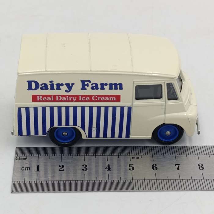 Lledo 1959 Morris LD 150 Dairy Farm die-cast delivery van model car in box