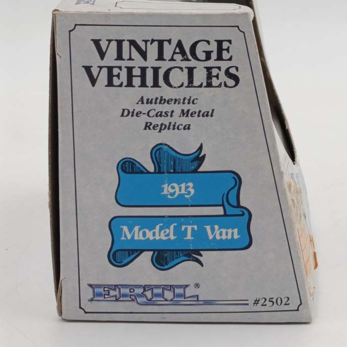 ERTL Vintage Vehicles 1913 Model T van die-cast model car - still sealed - scale 1/43