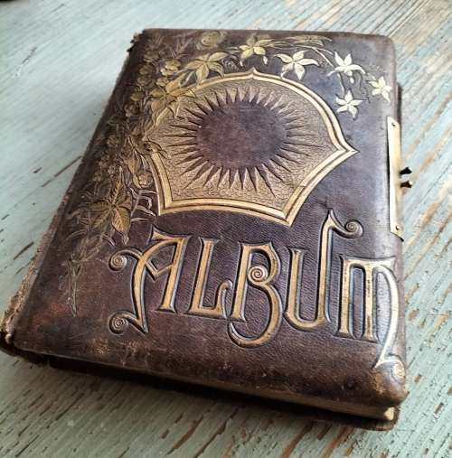 Victorian / Antique photo album (28 Cabinet Cards)