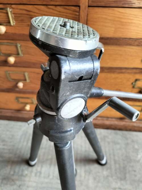 Camera tripod