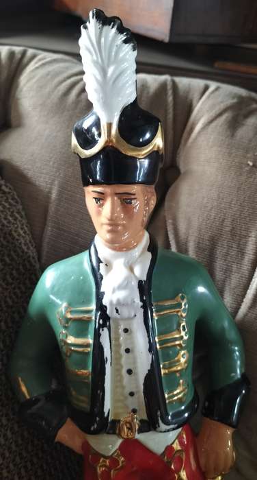 Vintage Irish Mist decanter / figurine