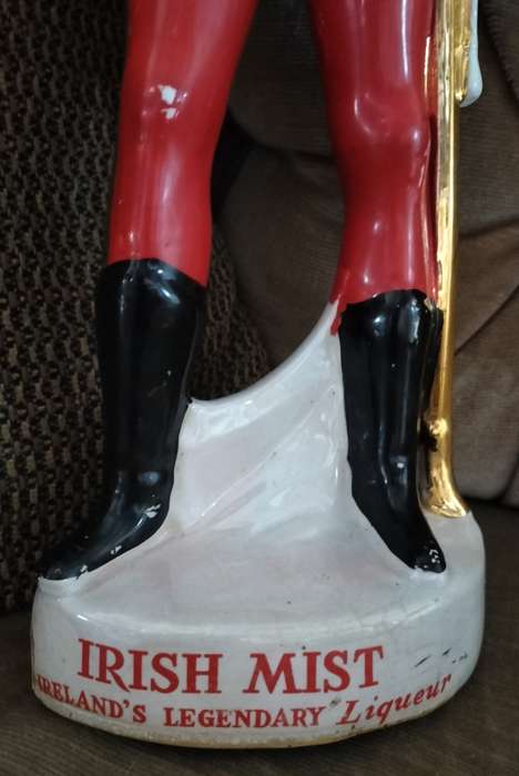 Vintage Irish Mist decanter / figurine
