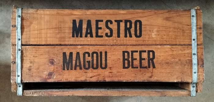 Vintage wooden beer crate (Maestro - Magou)