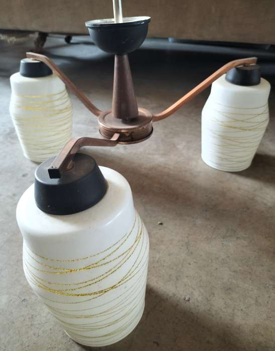 Vintage light fitting with 3 shades