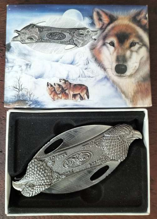 Gimmicky knife