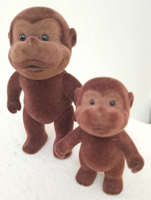 Vintage Sylvanian Family gorillas