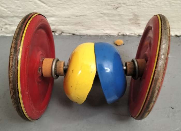 Vintage tin toy - musical/noisy roller