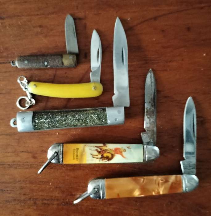Vintage miniature pocket knives (x 5)