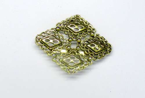 Vintage Gold Colored Brooch. Costume Jewelry.