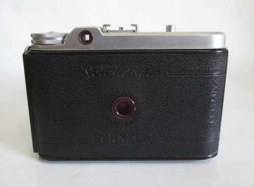 Vintage Voigtlander Perkeo I Camera 120 Roll Film Camera, Vaskar 75mm f/4.5 Lens in case.