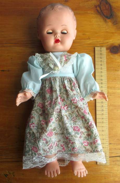 Vintage Bay Doll, Full Soft Plastic Body. Open/Close eye. Cry when press. 400 mm long. Precious.