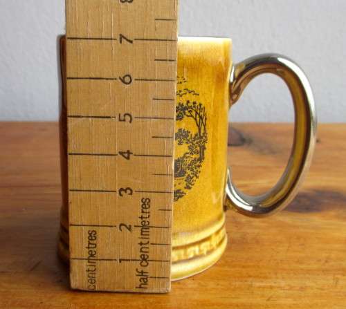 The Abbey, Bathe, Somerset, Mini Beer tankard. Souvenier. 70mm high.