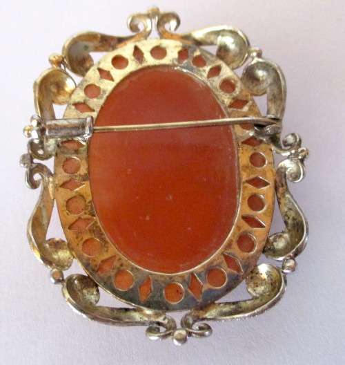 Gorgeous Detaled Hand Carved Cameo Brooch in Elaborate Setting. 50mm.