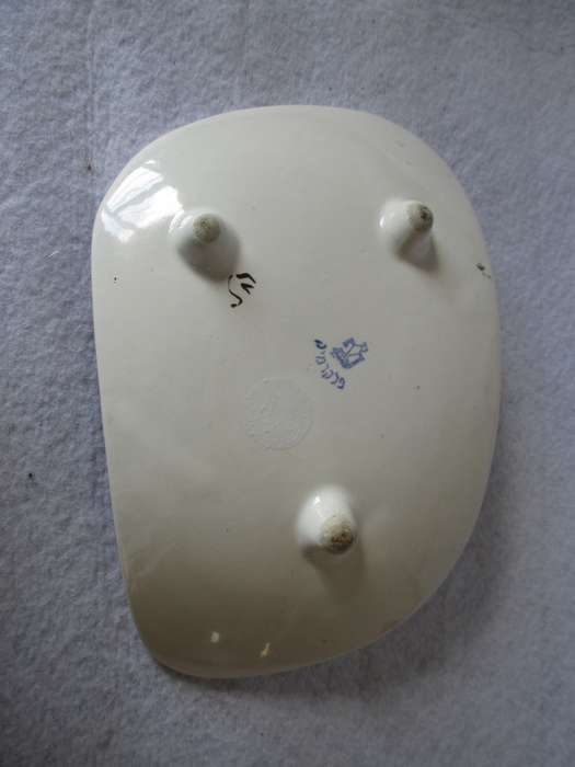 Atomic Mid century Hand painted modern ceramic footed dish.  PalCeramic Israel, Haifa. 190 x120mm