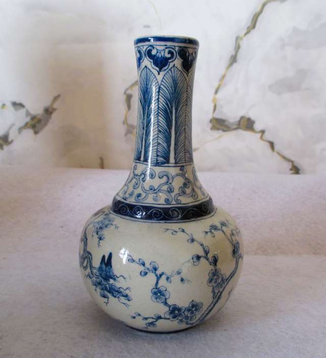 Antique Old Blue White Porcelain Dynasty Pine Tree Bamboo Flower Bottle Vase. RARE. 130mm