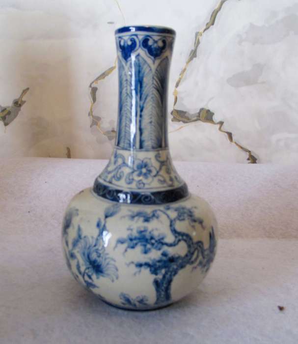 Antique Old Blue White Porcelain Dynasty Pine Tree Bamboo Flower Bottle Vase. RARE. 130mm