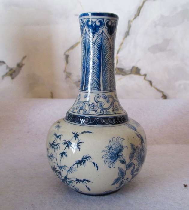 Antique Old Blue White Porcelain Dynasty Pine Tree Bamboo Flower Bottle Vase. RARE. 130mm