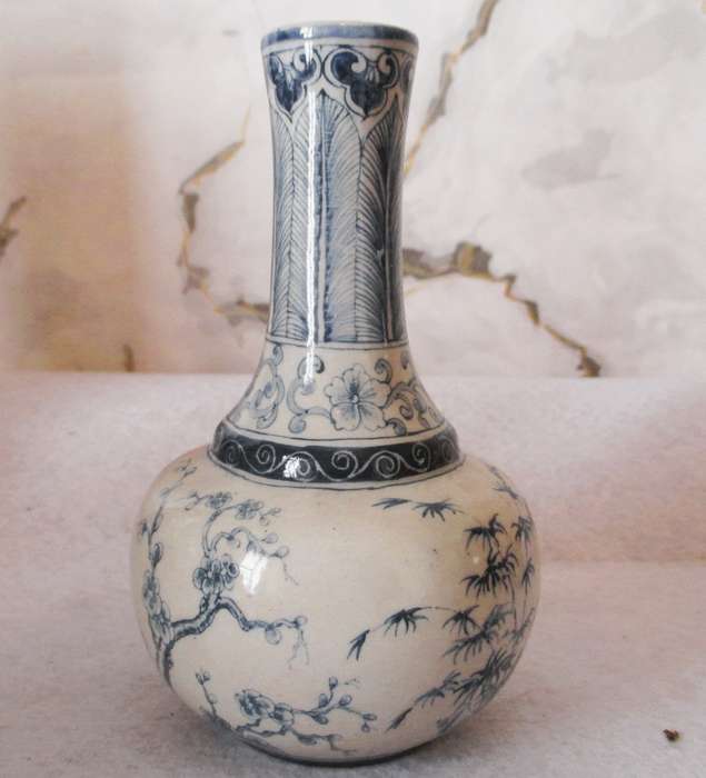 Antique Old Blue White Porcelain Dynasty Pine Tree Bamboo Flower Bottle Vase. RARE. 130mm
